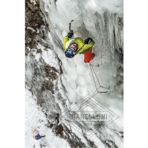 su una cascata nei dintorni del lago di Cave del Predil